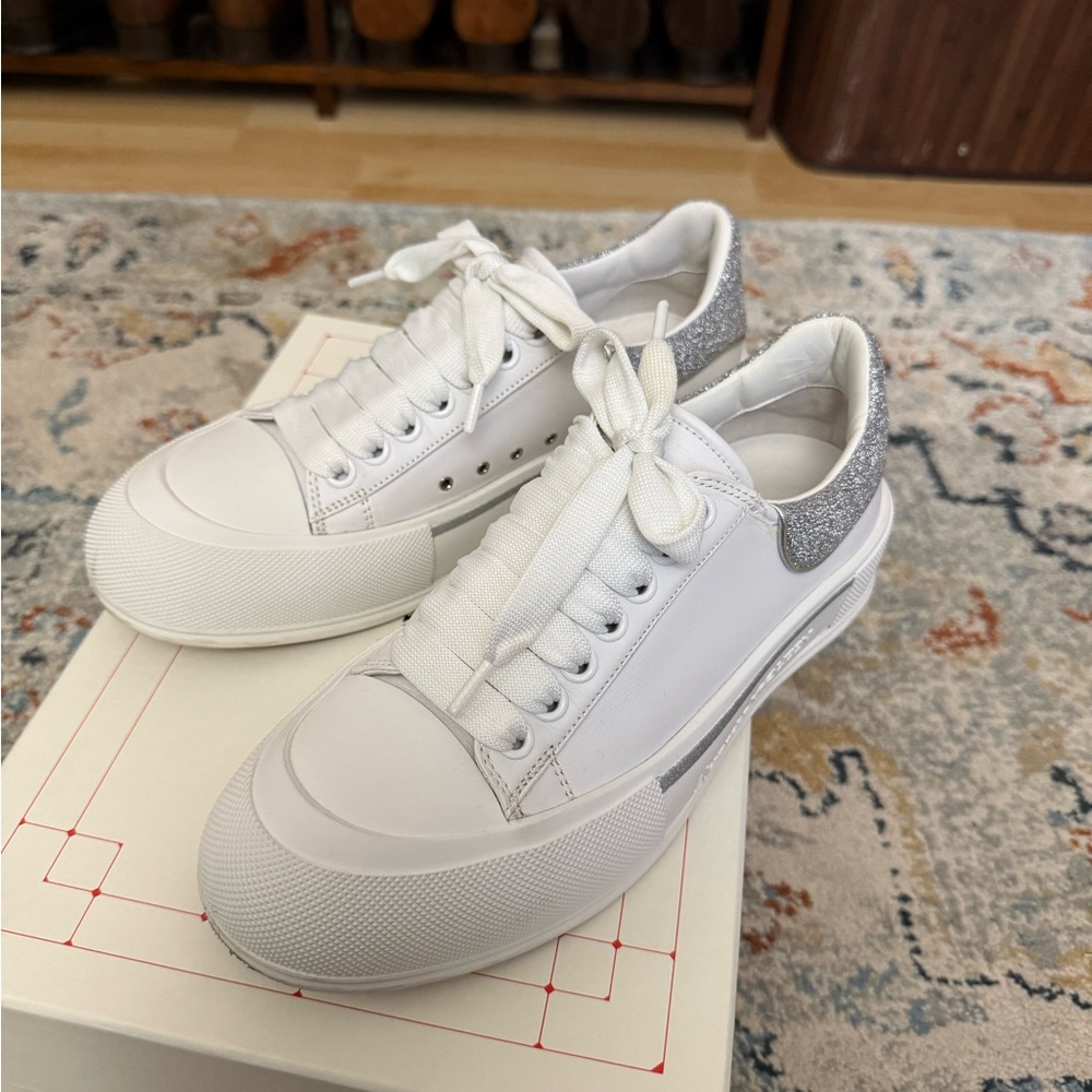 Alexander McQueen Sneaker Size 41 EUR (8 USD)